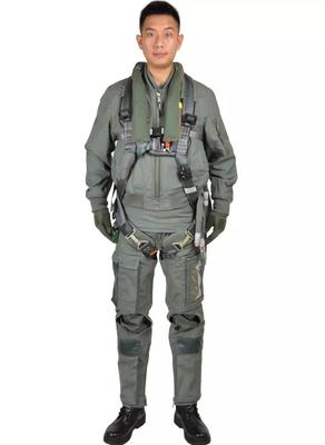 同樣是開飛機,為什么戰斗機飛行員要穿成這樣?